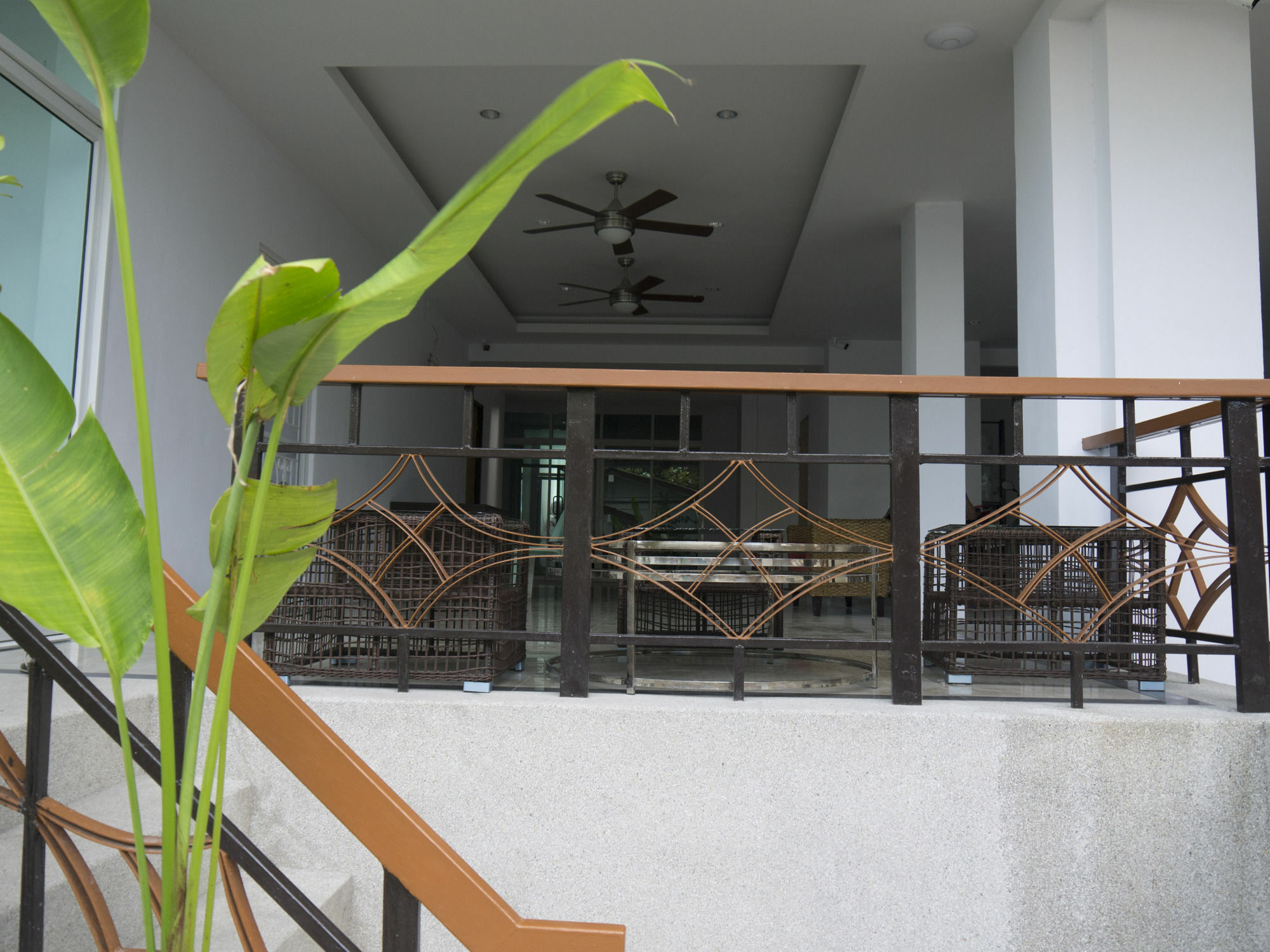 Darisa Apartment Service Patong Exterior photo