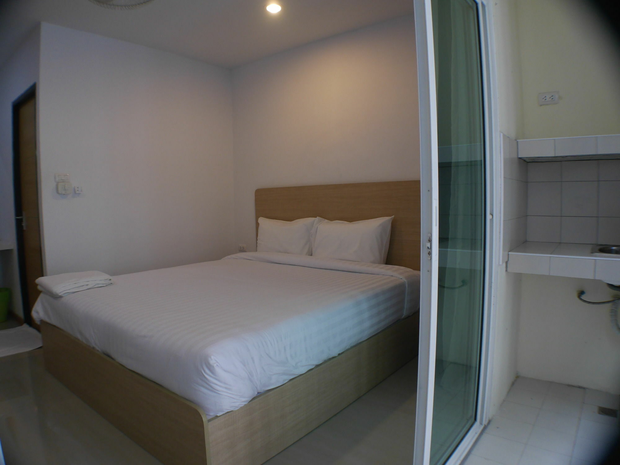 Darisa Apartment Service Patong Exterior photo